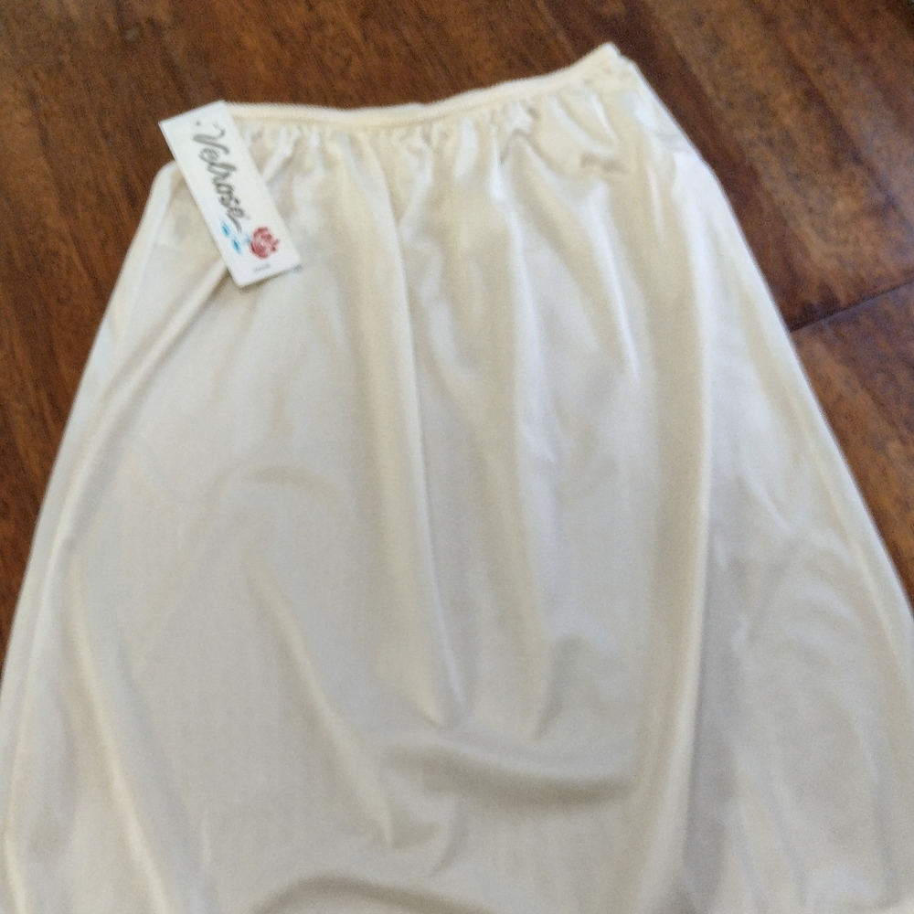 Velrose Slip